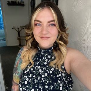 Meet your Posher, Connie